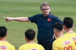 HLV Troussier do thám U23 Thái Lan