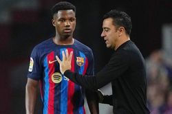 Cha Ansu Fati tức giận, muốn con trai rời Barca ngay hè này