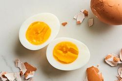Thả thứ này vào luộc trứng: Món ăn thơm ngon đậm vị, dễ bóc vỏ