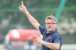 HLV Troussier ra mắt thất bại, U23 Việt Nam ngổn ngang nỗi lo trước SEA Games 32