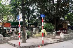 Hi hữu 'phố nghĩa địa' giữa lòng Hà Nội