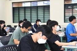 Kỳ thi Đánh giá năng lực tiếng Việt ngày càng thu hút người nước ngoài