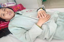Người mẹ chỉ mong sống thêm vài năm để con không mồ côi quá sớm