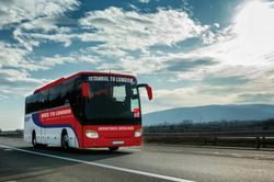 Chuyến xe bus dài nhất thế giới, rong ruổi qua 22 quốc gia, bạn có muốn thử không?