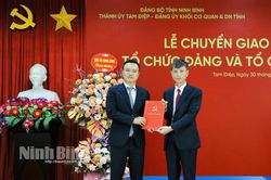 Lễ chuyển giao, tiếp nhận tổ chức Đảng và tổ chức Đoàn các chi nhánh Ngân hàng Vietinbank trên địa bàn tỉnh Ninh Bình