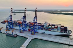 Cảng Cái Mép - Thị Vải đón một trong các siêu tàu container lớn nhất thế giới