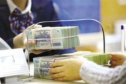 Ngân hàng Nhà nước thúc ngân hàng khẩn trương hỗ trợ lãi suất cho doanh nghiệp