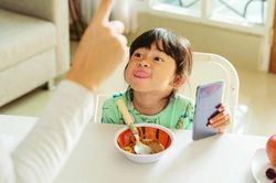 Trẻ hay nói 3 câu này không chỉ EQ thấp mà còn là dấu hiệu bất hiếu trong tương lai, cha mẹ để ý dạy dỗ kịp thời