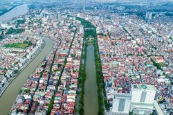 Thành phố nào là một trong những nơi có điện đầu tiên tại Việt Nam?