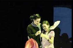 Kỷ niệm tròn 15 năm vở nhạc kịch 'Hai người mẹ' của thiếu tướng nhạc sỹ An Thuyên: NSƯT Nguyễn Hương Giang và chị Sứ Hòn đất