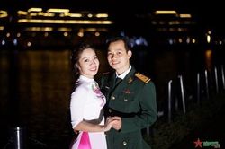 Vừa là 'hậu phương', vừa là đồng đội