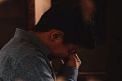 Ngoại tình với gái trẻ, gã đàn ông sập bẫy cô vợ cao tay