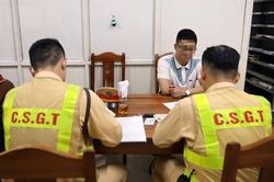 CSGT phát hiện tài xế 'dính' thuốc phiện khi đang chở khách