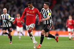 Newcastle - MU: St James' Park nơi dễ đến khó về