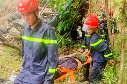 Vụ ôtô chở dưa hấu lật ở Phú Yên: Xe tải mất phanh khi lao dốc
