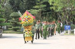Thứ trưởng Nguyễn Văn Long dâng hương tại Khu Di tích Quốc gia đặc biệt Kim Liên