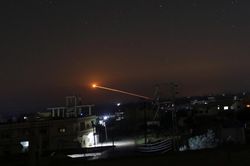Thủ đô Syria trúng không kích chết người