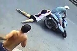 Nghi can trộm điện thoại kéo lê bé gái ở TP.HCM