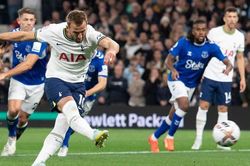 Hòa Everton, Tottenham vẫn đẩy MU văng khỏi top 4