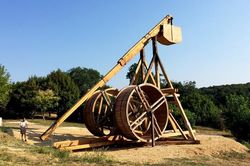 Tận mục vũ khí công thành có sức hủy diệt khủng khiếp thời cổ đại