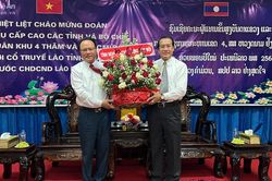 Đoàn công tác tỉnh Nghệ An thăm, chúc Tết cổ truyền Bunpimay tỉnh Khăm Muộn (Lào)
