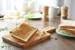 Ăn bánh mì hàng ngày gây hại cho sức khỏe thế nào?