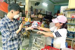 Tiểu thương thích nghi với các hình thức thanh toán hiện đại