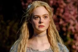 'Công chúa' xứ Hollywood chia tay bạn trai kém 13 tuổi