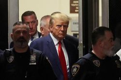 Ông Trump bị truy tố 34 trọng tội
