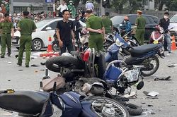 Clip: Ô tô đâm liên hoàn khiến 17 người bị thương tại Võ Chí Công