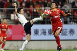 Công Phượng ra mắt J-League nhưng 'có như không', Yokohama nhận thất bại cay đắng