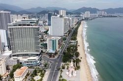 Cấp 'sổ đỏ' cho Condotel: Mới chỉ giải quyết tranh chấp, ai quản?