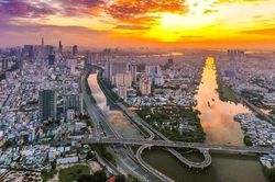 Đầu tàu kinh tế 'cài số lùi' tăng trưởng và điều hy hữu chưa từng xảy ra