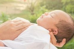 4 điều cấm kỵ khi chăm sóc trẻ nhỏ