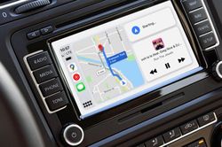 Các hãng ô tô thuộc General Motors sẽ dừng hỗ trợ Apple CarPlay
