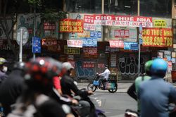 Chủ kén khách, mặt bằng ngã tư ế ẩm hàng loạt ở TP.HCM