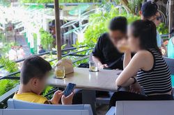 Con đòi cha mẹ cho chơi TikTok vì 'các bạn trend nào cũng biết'