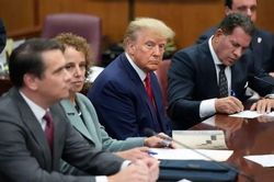 Ông Trump chỉ trích các cáo buộc hình sự