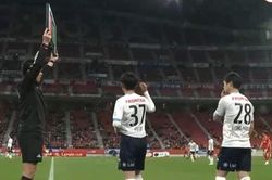 Công Phượng vào sân 2 phút trong trận thua của Yokohama FC