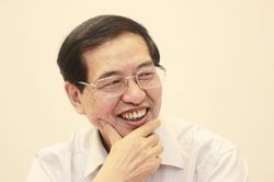 Chân dung GS.TSKH Bùi Mạnh Nhị qua 'Trang sách trang đời'