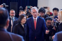 Chủ tịch Hạ viện Mỹ Kevin McCarthy gặp lãnh đạo Đài Loan Thái Anh Văn