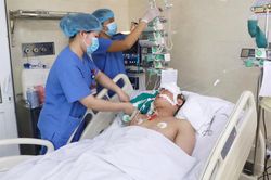 Vụ ô tô đâm 17 xe máy ở Hà Nội: Nam thanh niên tiên lượng nặng, khó phục hồi