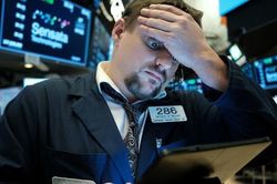 Nasdaq giảm 3 phiên liền; Giá dầu gần như đi ngang
