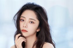 Đàm Tùng Vận dính tin đồn kết hôn, được bạn trai chống lưng bảo sao sự nghiệp lên như diều gặp gió