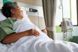 Anh em tôi hối hận khi phát hiện ra cuốn sổ chi tiêu của mẹ