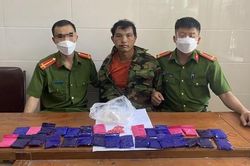 Kẻ mua bán 6.000 viên ma túy dùng dao chống trả khi bị vây bắt