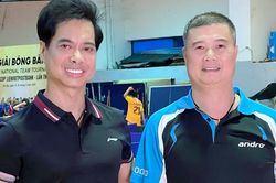 Danh ca Ngọc Sơn hạ gục cựu vô địch SEA Games Vũ Mạnh Cường