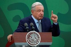 Tổng thống Mexico chỉ trích các cáo buộc hình sự với ông Trump