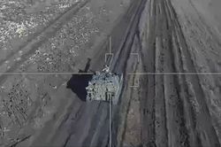 Video pháo tự hành M109 Paladin của Ukraine bị UAV tự sát Nga 'săn lùng'