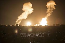 Israel không kích nhằm vào nhóm vũ trang Hamas ở Liban và Dải Gaza